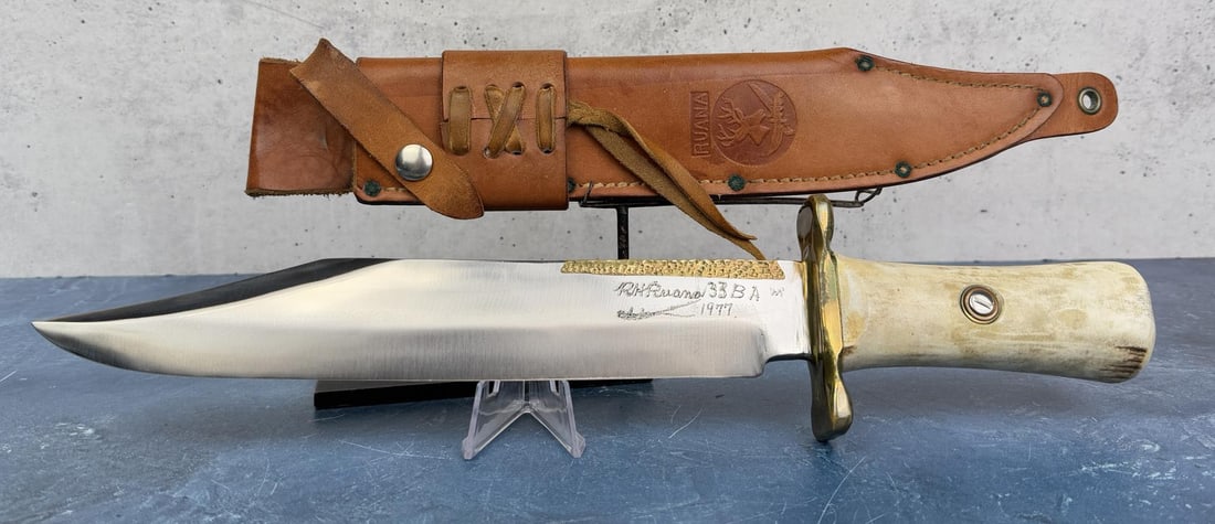 Rudy RH Ruana Bonner Montana Bowie Knife 33BA: This is one of the rarest and most iconic bowie knives Rudy Ruana ever made. It is called the 33BA James Bowie, after the knife that was carried by the famous soldier, that lent the Bowie knife his na