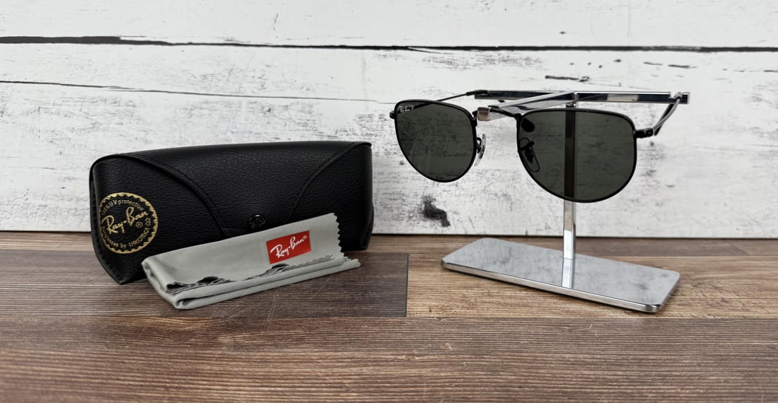 Ray Ban RB3958 Elon Polarized Sunglasses: Nice set in original case