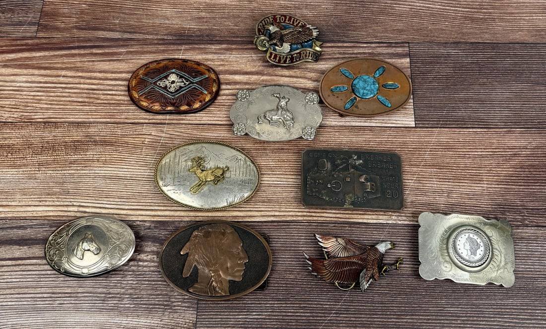 Collection of Vintage Cowboy Belt Buckles: Nice grouping.