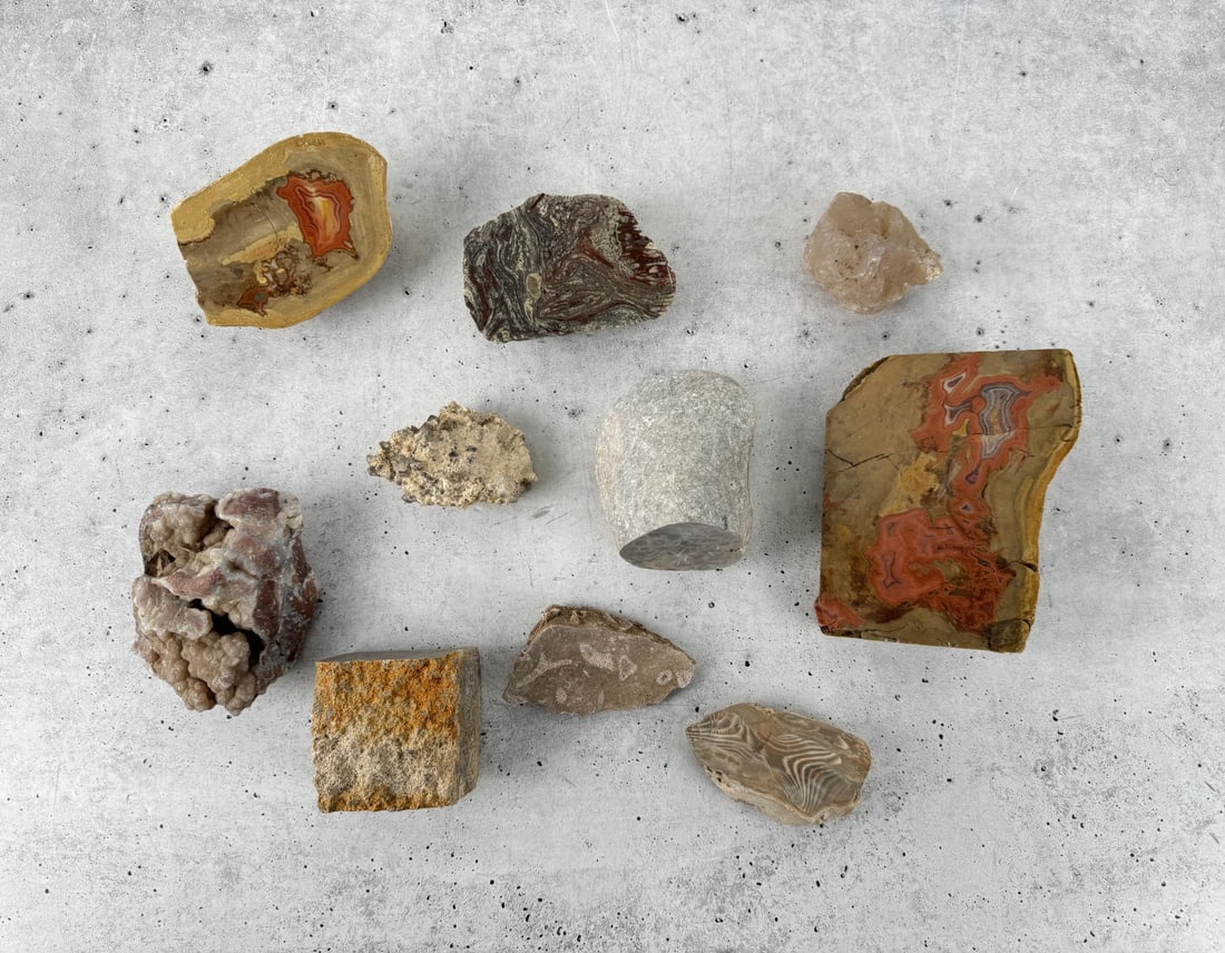 Collection of Mineral Specimens: Nice grouping. 9.4 lbs. Provenance: From the estate of Moosehead Gallery rock shop in Hamilton, Montana.