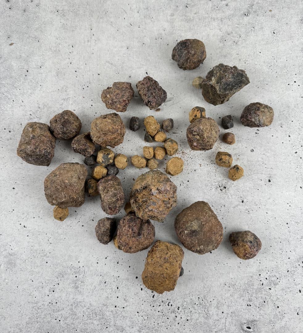 6545ct of Raw Montana Garnet Rough: Provenance: From the estate of Moosehead Gallery rock shop in Hamilton, Montana.