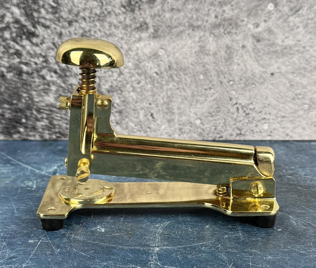 El Casco M-15 23k Gold Plated Stapler (1 of 8)