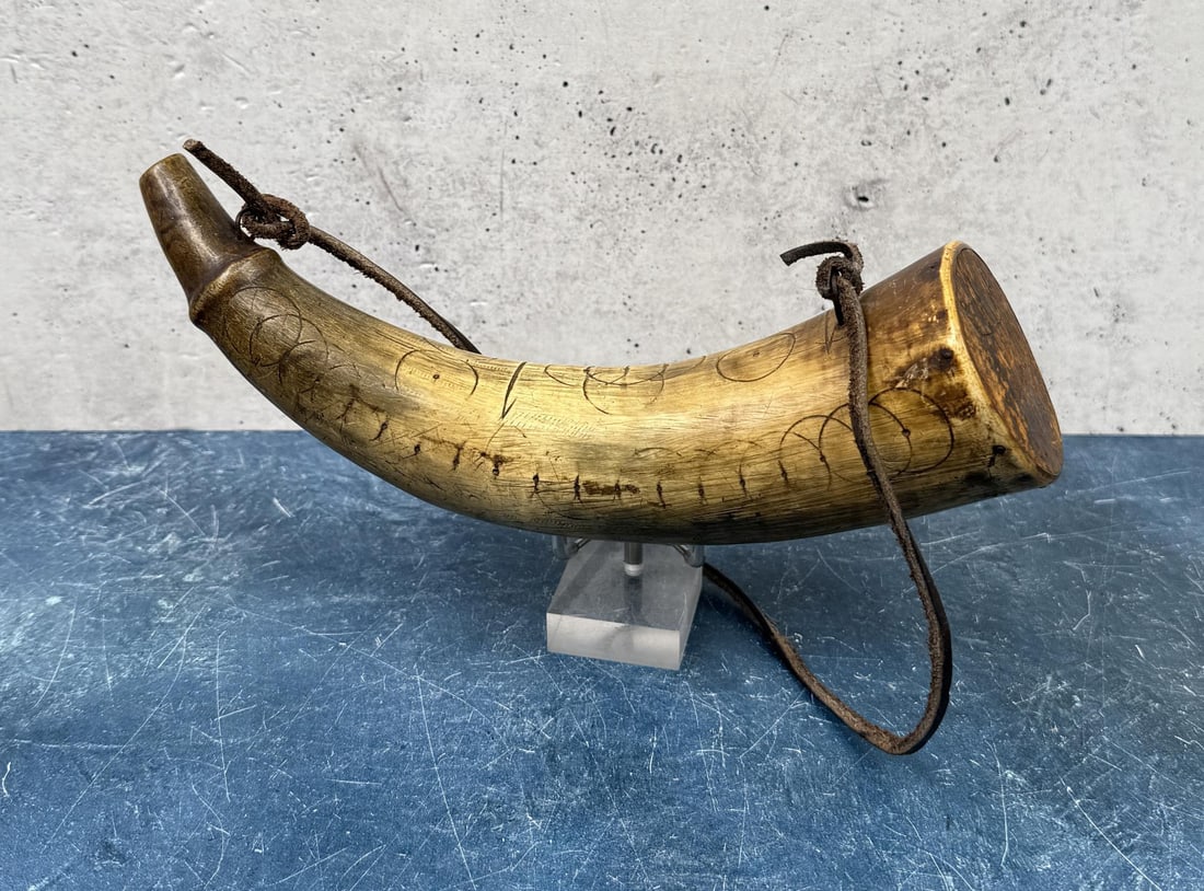 1818 Scrimshaw Frontier Powder Horn Flask: 10 3/8" by 4 1/8" by 2 3/4"