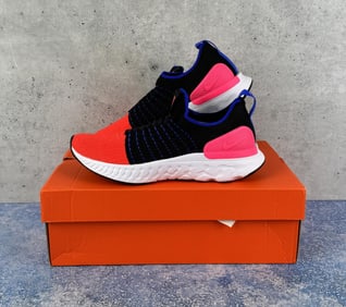 Nike DX2354-001 React Phantom Run Flyknit 2