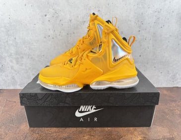 Nike CZ0203-700 LeBron 19 Hard Hat Shoes