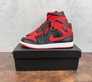 Nike DQ8426-060 Jordan 1 Mid Basketball Shoes