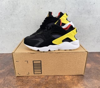 Nike DO5873-001 Air Huarache Extra Smile