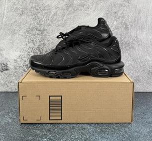Nike 604133-050 Air Max Plus Triple Black