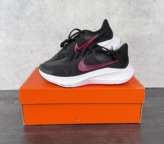 Nike CW3421-004 Women's Zoom Winflo 8 Running Shoe