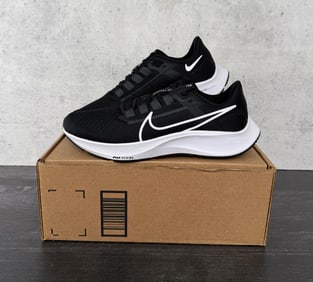 Nike CW7356-002 Air Zoom Pegasus 38 Running Shoes