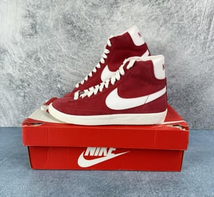 Nike DA4672-600 Blazer Mid Suede GS Gym Shoe