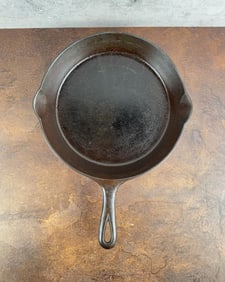 Griswold Number 8 Cast Iron Skillet 704 R