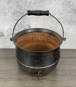 Griswold Number 8 Erie 814 Bulge Kettle