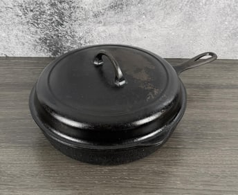 Griswold Number 8 Cast Iron Skillet & Cover Lid