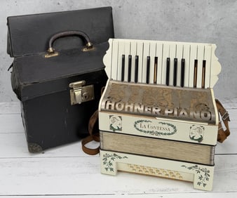 Hohner Piano La Contessa Accordian
