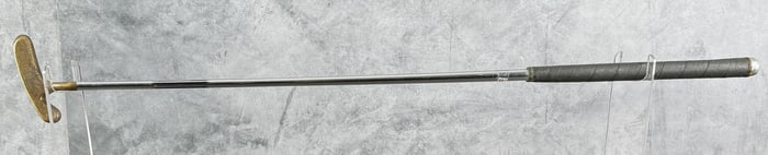 Acushnet Bullseye La Femme Golf Putter