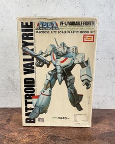 Imai 1/72 Macross Valkyrie VF-1J Variable Fighter
