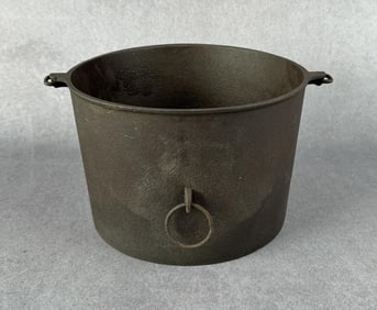 Griswold 7 Erie Slant Logo 810 Cast Iron Kettle
