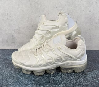 Nike 924453-100 Vapormax Plus Platinum Shoes