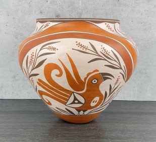 Loretta Joe Acoma Pueblo Indian Pot Olla