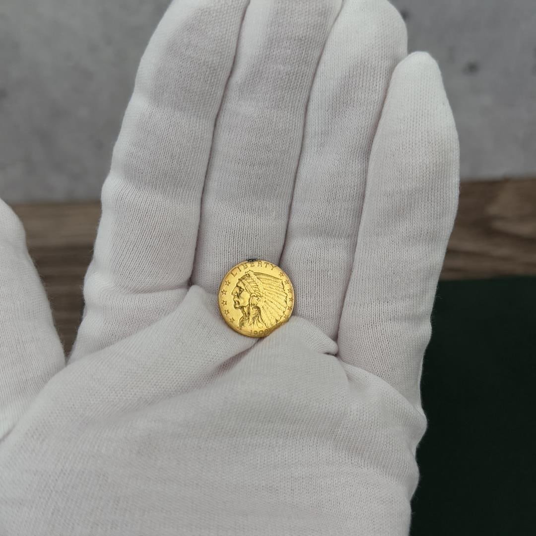 1909 $2.5 US Indian Head Gold Coin: Nice old coin. Some residue on top as shown. Lot requires payment via non credit card.
