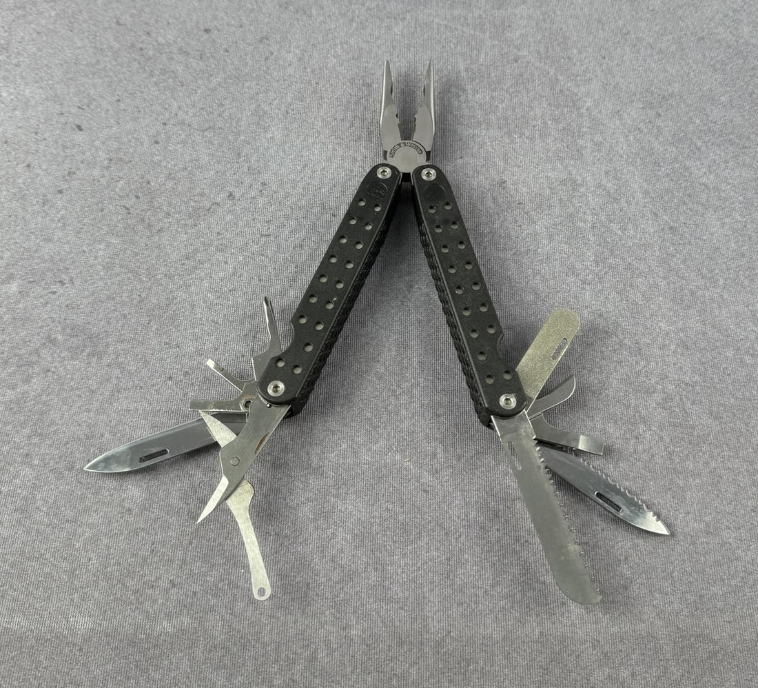 Smith & Wesson First Production Run Multi Tool (1 of 7)
