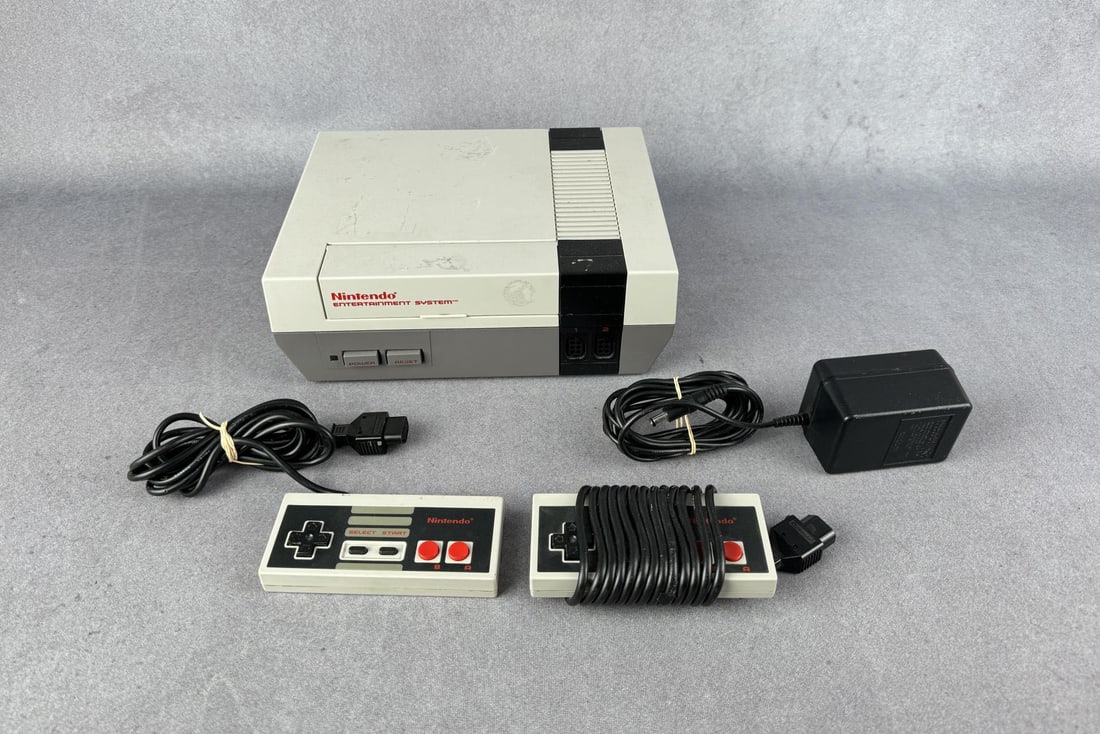 Nintendo NES Video Game Console (1 of 7)