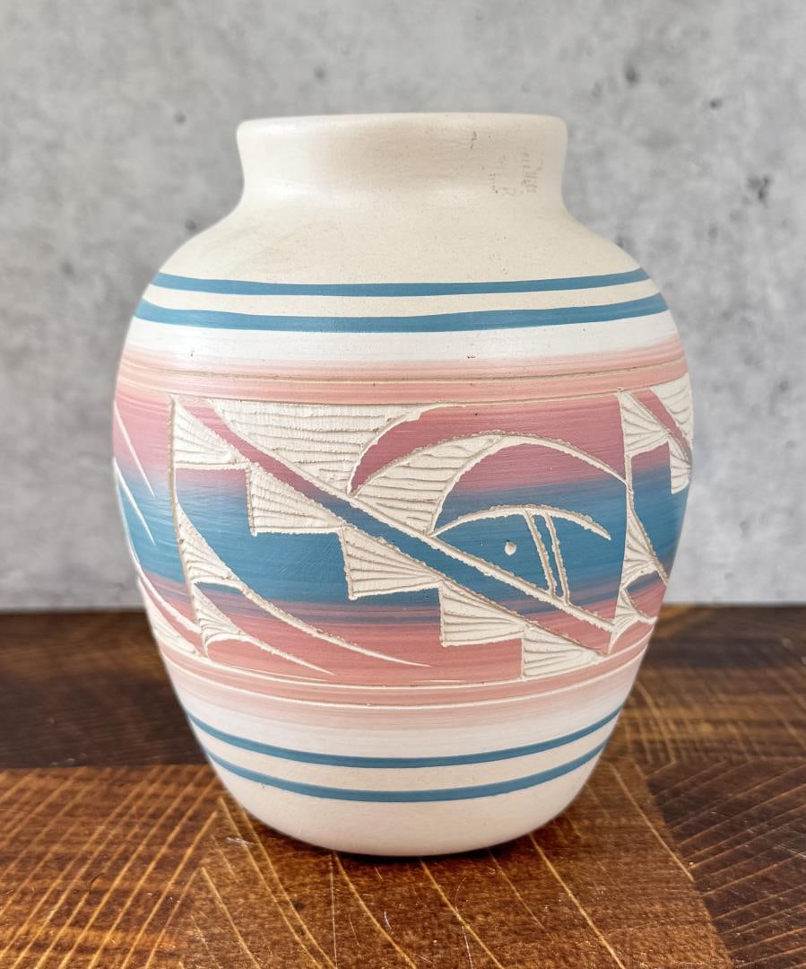 Hozoni Pottery Native American Indian Pot (1 of 6)