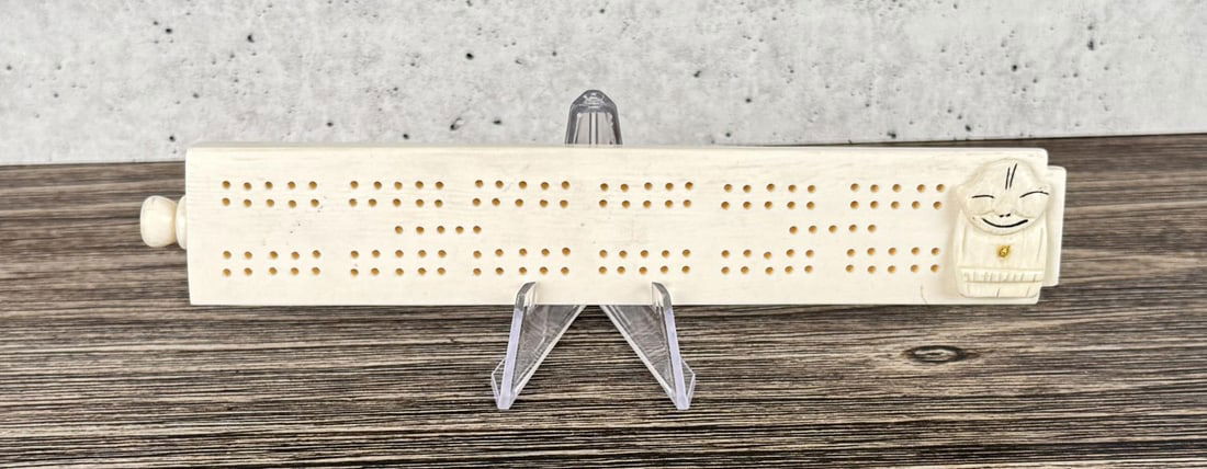 Alaskan Inuit Eskimo Billiken Cribbage Board (1 of 4)