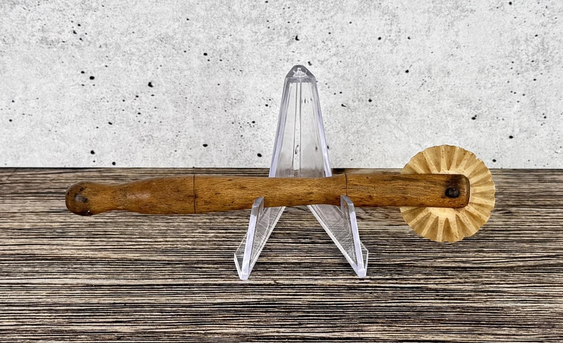 Antique Sailor Made Whale Bone Pie Crimper: 5 1/4" by 1".
