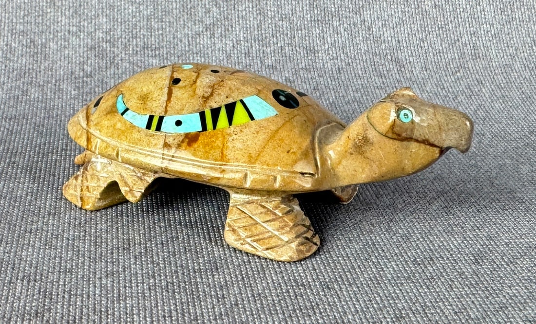 Sammy Smith Jeremy Lucero Zuni Turtle Fetish (1 of 6)