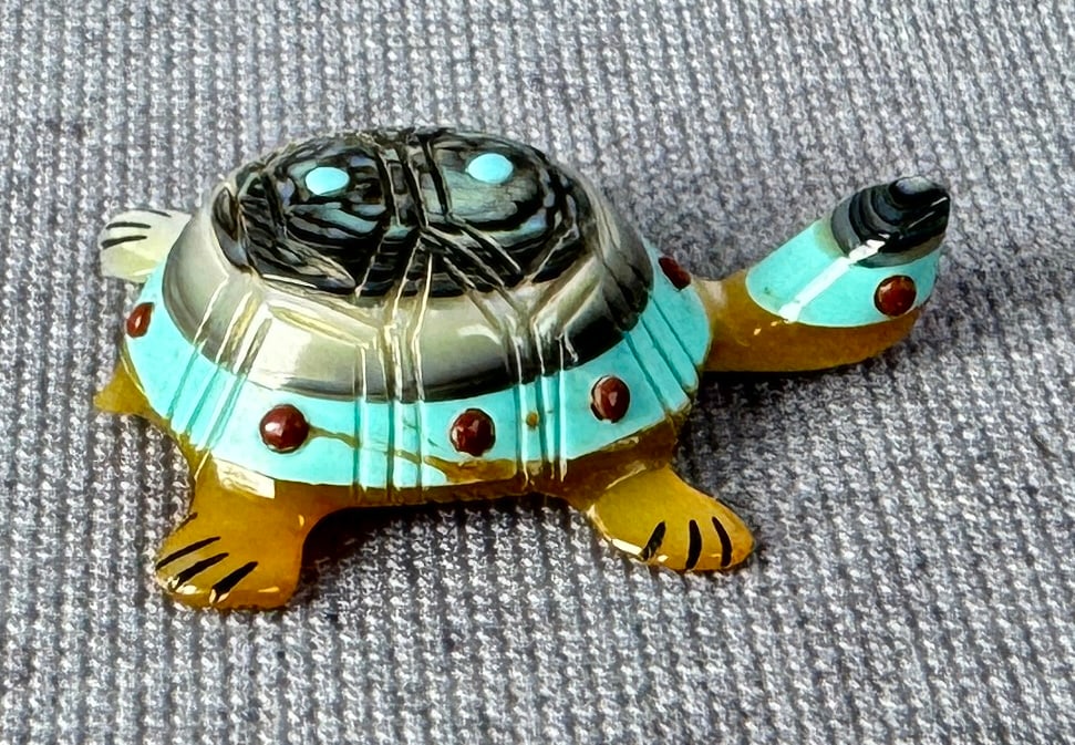 Abby & Lynn Quam Zuni Turtle Fetish (1 of 4)