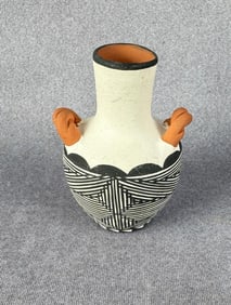 Marie Chino Acoma Pueblo Indian Pot Vase
