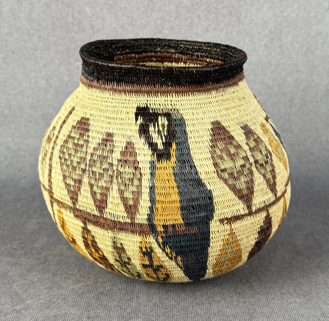 Macaw Wounaan Embera Rainforest Basket: 4 3/8" tall by 5" in diameter.