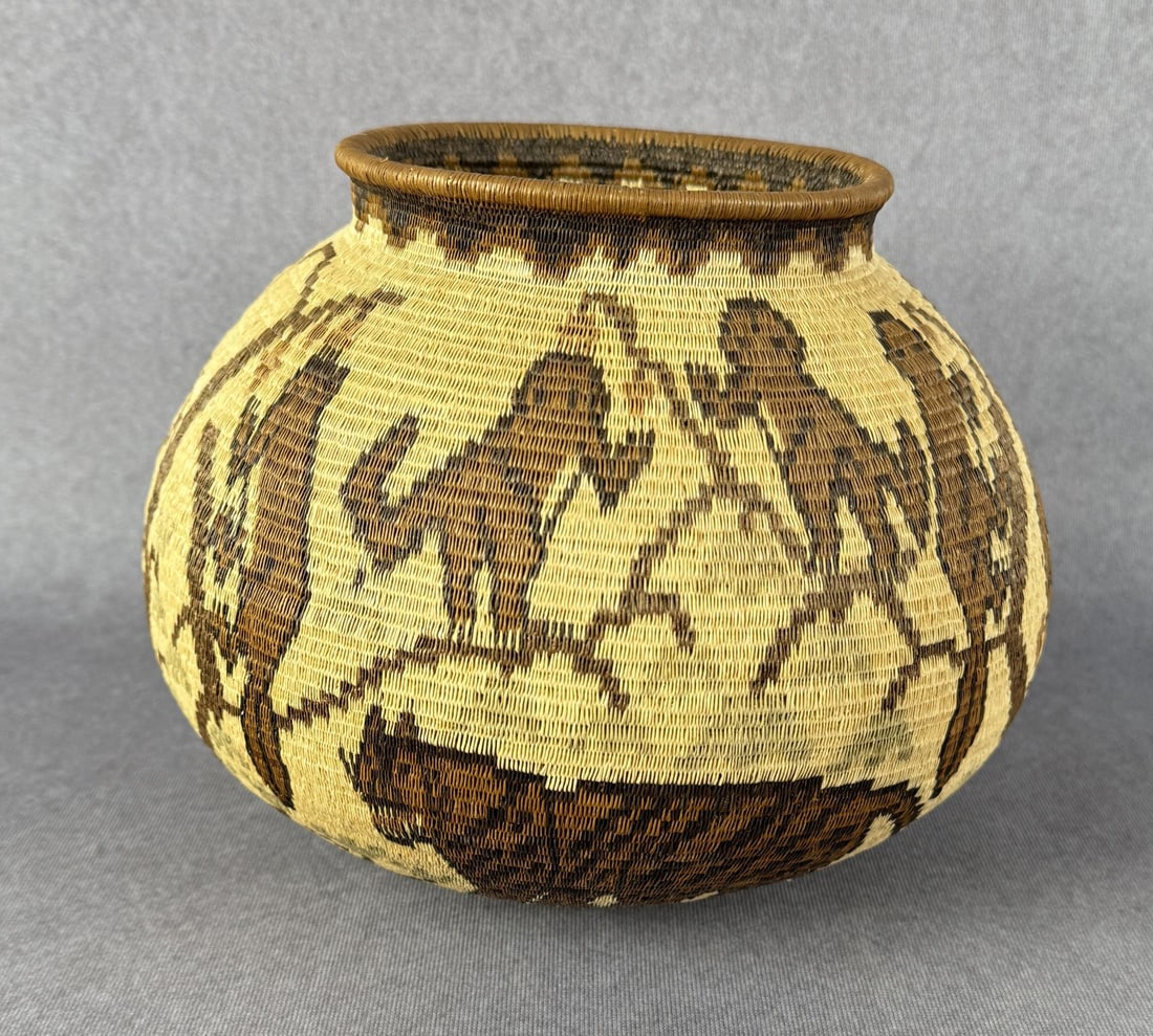 Monkey Jaguar Wounaan Embera Rainforest Basket: 5 7/8" by 7 1/2" in diameter.