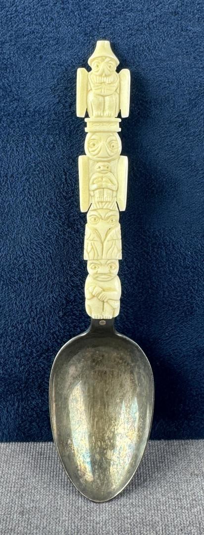 Alaskan Inuit Eskimo Totem Pole Carved Spoon (1 of 3)