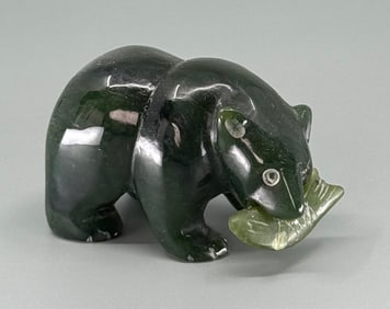 Alaskan Eskimo Inuit Carved Nephrite Jade Bear