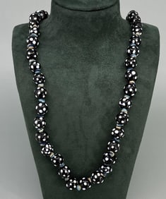 Native American Indian Trade Beads Skunk