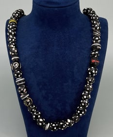 Native American Indian Trade Beads Skunk