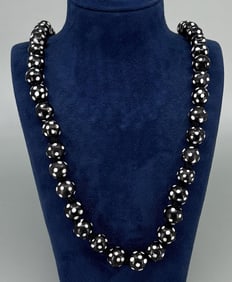 Native American Indian Trade Beads Skunk