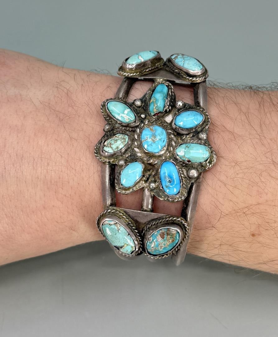 Old Pawn Navajo Sterling Silver Turquoise Bracelet (1 of 7)