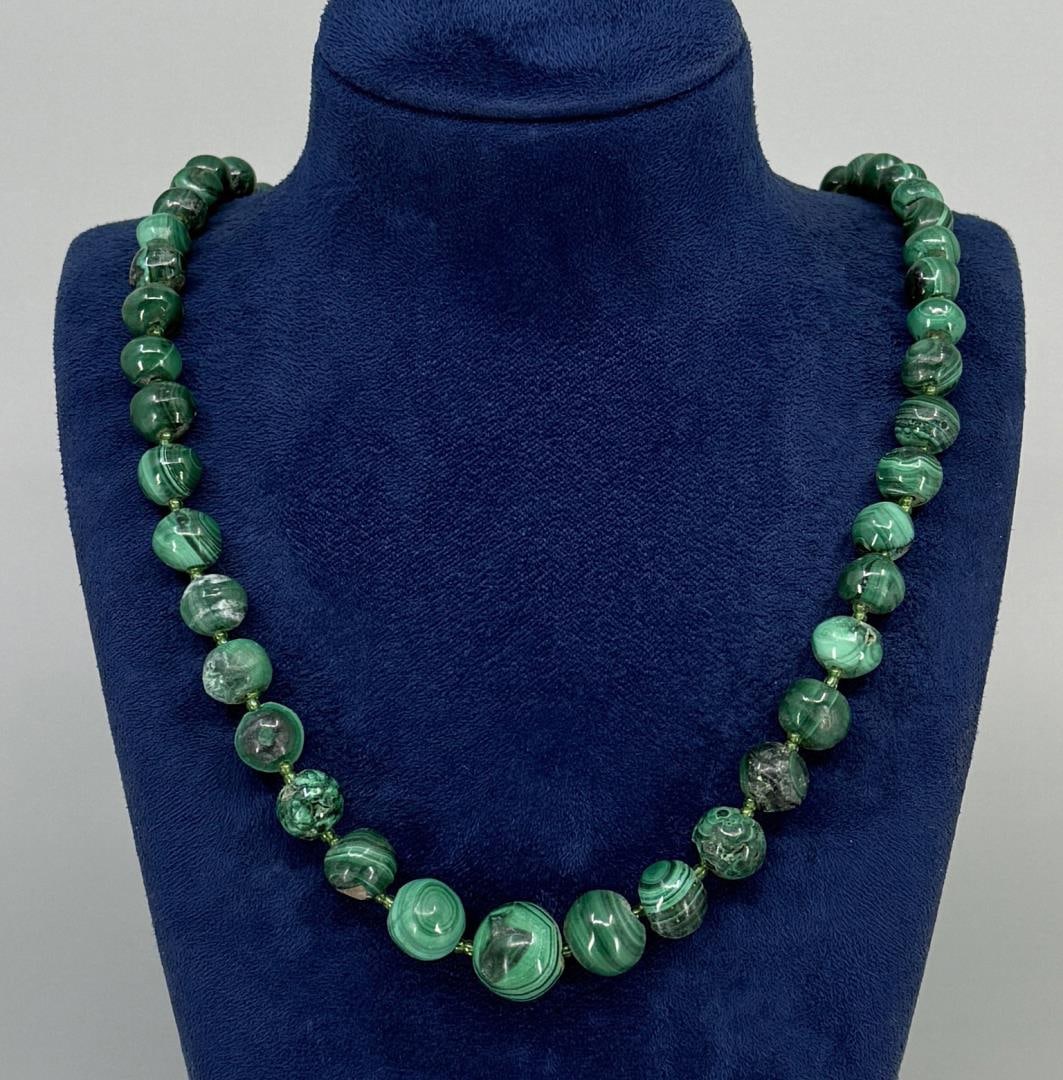 Graduated Malachite Bead Necklace (1 of 4)