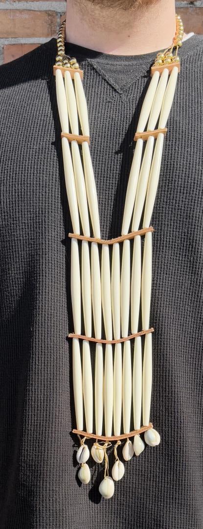Native American Indian Bone Hairpipe Necklace: 26 5/8" long. Sea shell drops.
