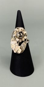 Sterling Silver Floral Pattern Ring