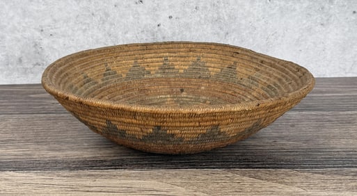 Large Navajo Indian Wedding Basket
