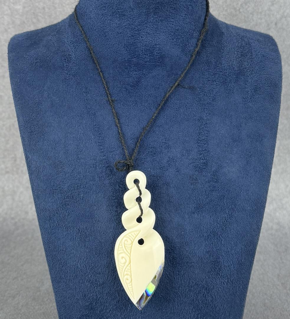 New Zealand Maori Necklace: 9 1/8" long