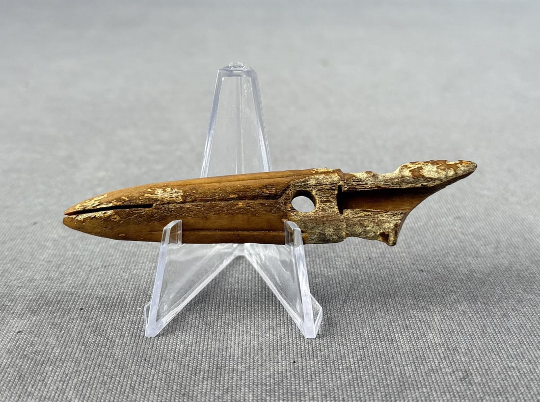 Ancient Thule Inuit Alaskan Eskimo Harpoon Point: 3 7/8" long. Carved walrus material. Native made prior to 1972. This item cannot be shipped to Oregon, California, Hawaii, New York, New Jersey, Internationally, or any other state that prohibits.