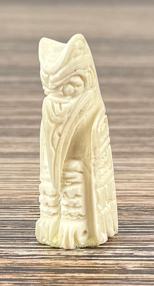 Alaskan Inuit Eskimo Raven Carving (1 of 3)