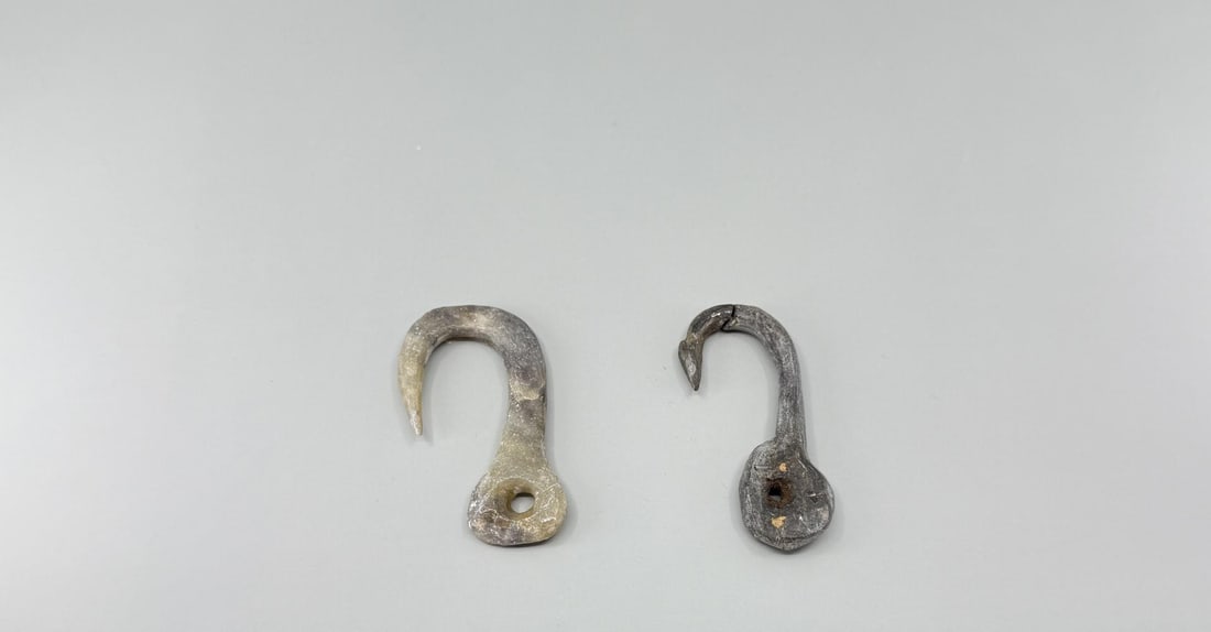 Ancient Thule Inuit Alaskan Eskimo Fishing Hooks (1 of 3)