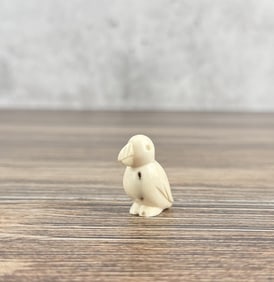 Alaskan Inuit Eskimo Puffin Carving